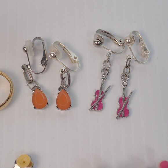 Vintage To Now Bulk Clip On Earrings 16 Pair Lot - Picture 13 of 16